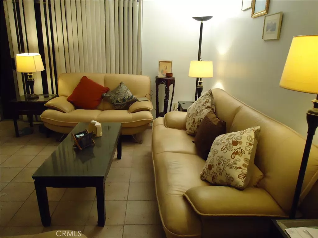 Montebello, CA 90640,1301 S greenwood #31