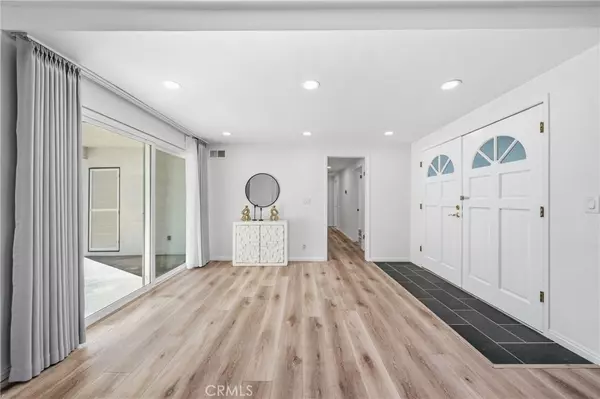 Arcadia, CA 91006,448 E Sandra