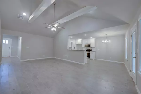 Grove, OK 74344,100 Zachary DR Drive