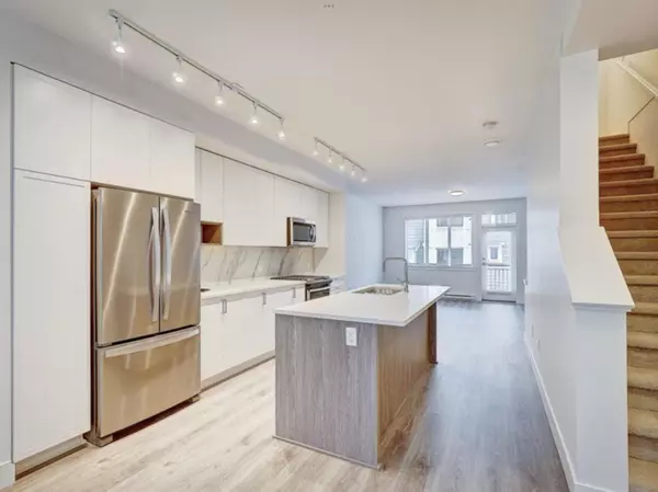 Surrey, BC V4N 6S7,9718 161a ST #109