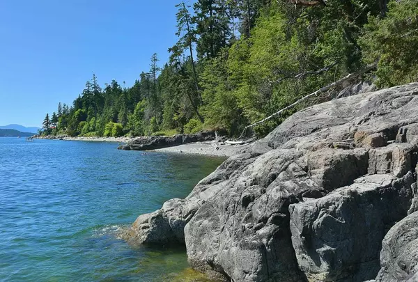 Halfmoon Bay, BC V7Z 1E2,5205 Fullerton RD