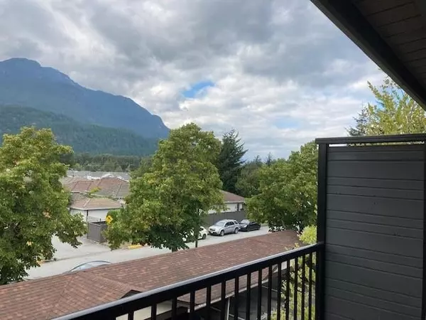 Squamish, BC V8B 0L8,40100 Willow CRES #A304