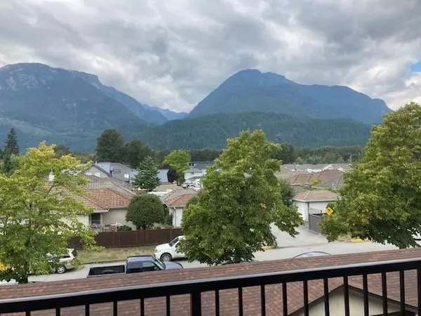 Squamish, BC V8B 0L8,40100 Willow CRES #A304