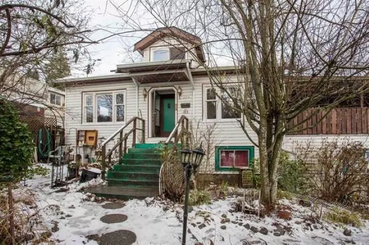 Coquitlam, BC V3K 4W7,359 Laval ST