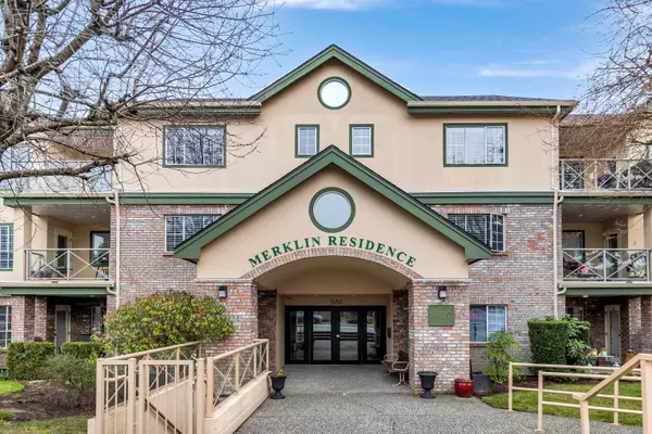 White Rock, BC V4B 4C3,1450 Merklin ST #106