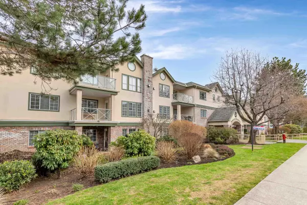 White Rock, BC V4B 4C3,1450 Merklin ST #106