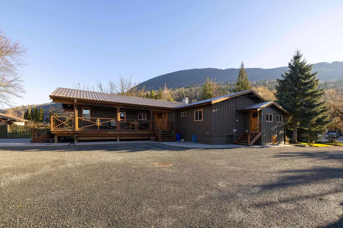 Yarrow, BC V2R 5C5,42745 Yarrow Central RD