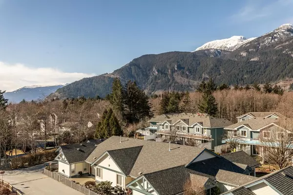 Squamish, BC V8B 0J7,1203 Pemberton AVE #406