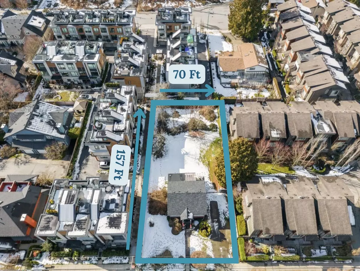 North Vancouver, BC V7J 2G7,873 Premier ST