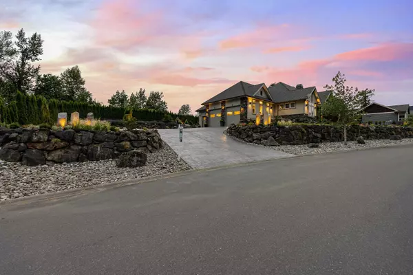 Rosedale, BC V0X 1X1,52704 Parkrose Wynd