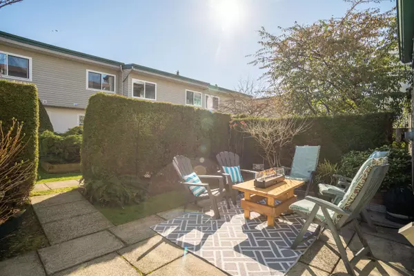 North Vancouver, BC V7M 1N7,230 W 13th ST #6