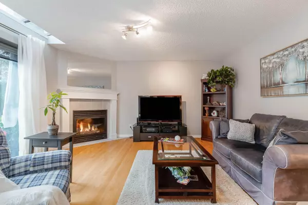 North Vancouver, BC V7M 1N7,230 W 13th ST #6