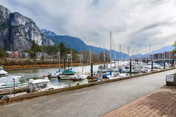 Squamish, BC V8B 0K1,1466 Pemberton AVE #106