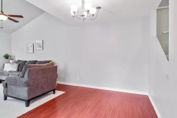 Surrey, BC V3S 5M8,6063 W Greenside DR