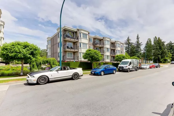 White Rock, BC V4B 2G2,15389 Roper AVE #101