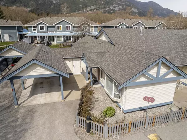 Squamish, BC V8B 0J7,1201 Pemberton AVE #2