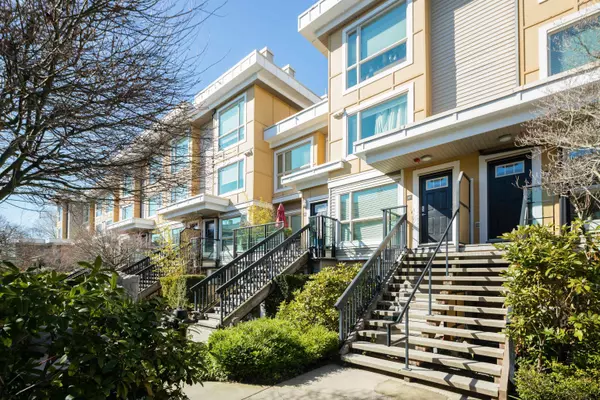 North Vancouver, BC V7M 0A8,728 W 14th ST #29