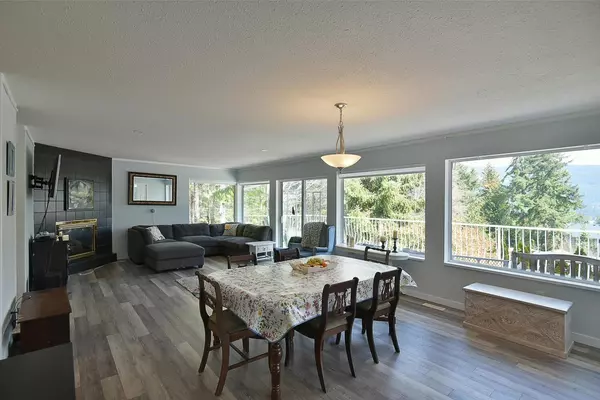 Sechelt, BC V7Z 0L6,6016 Parkview PL