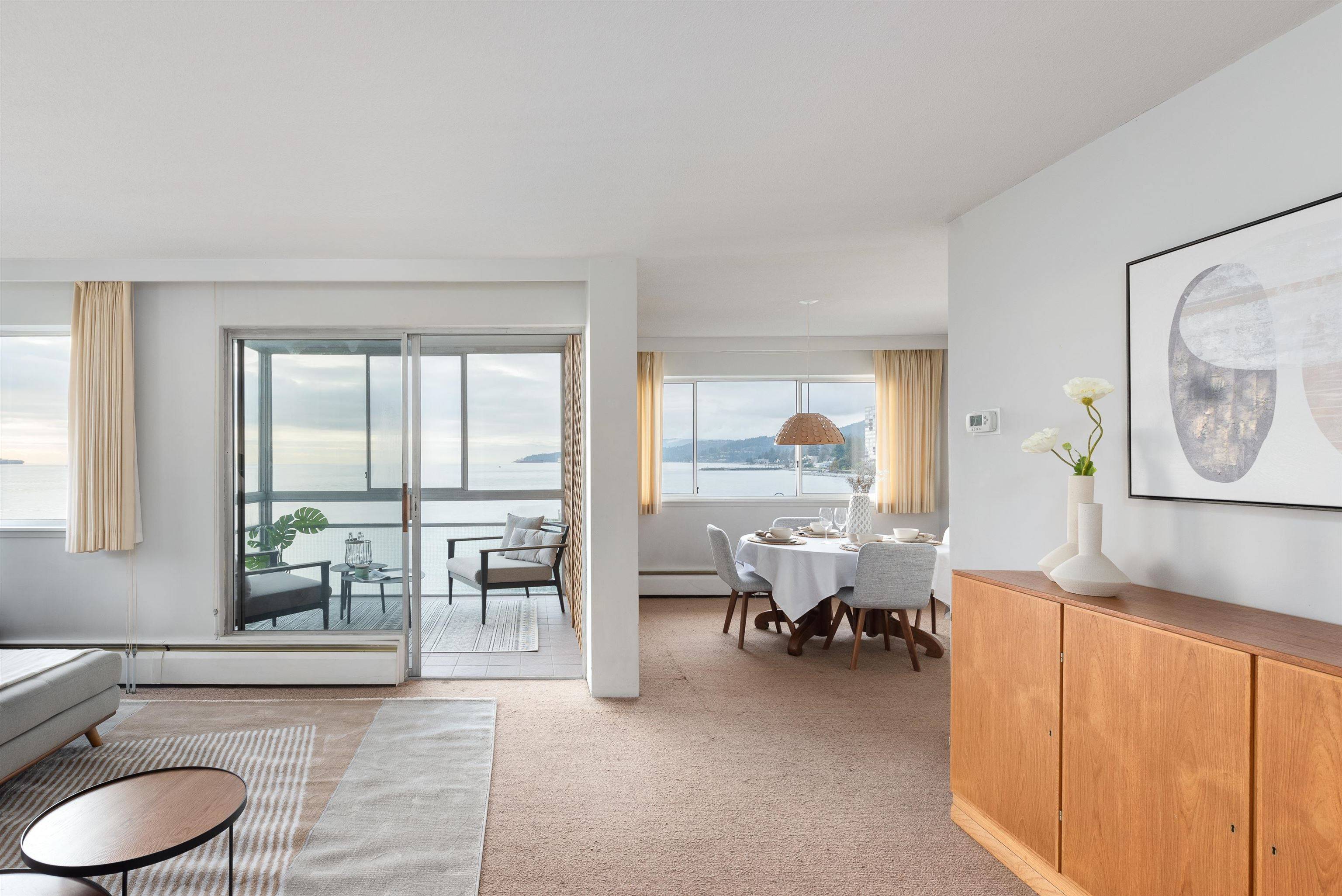 West Vancouver, BC V7V 1C6,2246 Bellevue AVE #102