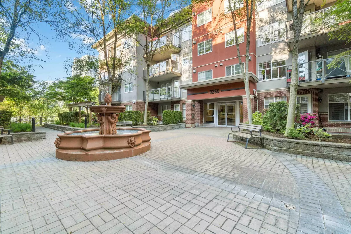 Port Moody, BC V3H 0B9,3260 St Johns ST #107