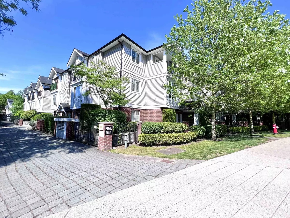 Surrey, BC V3T 3C5,13239 Old Yale RD #4