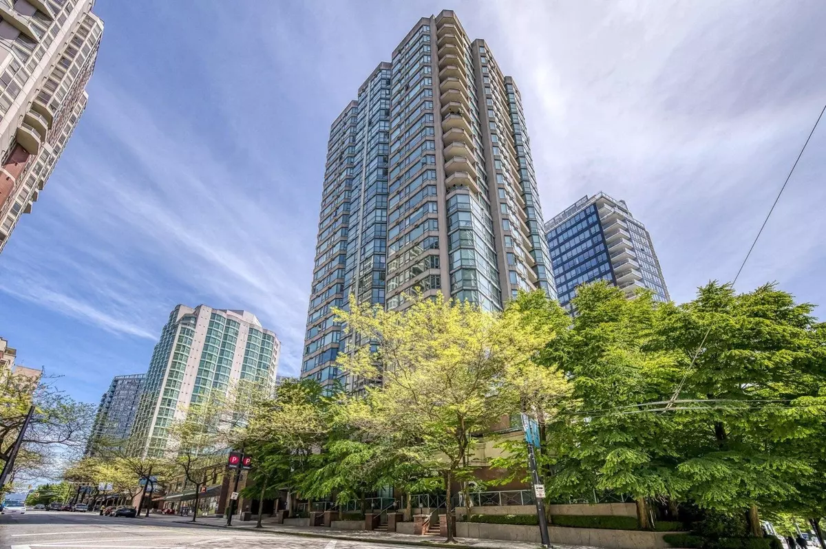 Vancouver, BC V6B 5W4,888 Hamilton ST #702