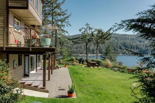 Halfmoon Bay, BC V7Z 1A1,7508 Eureka PL