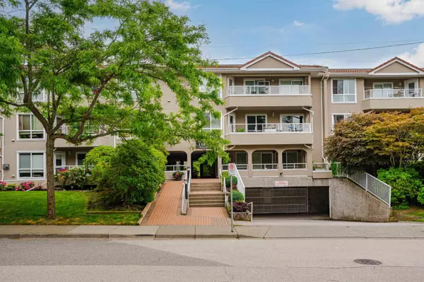 15875 Marine DR #211,  Surrey,  BC V4B 5J2