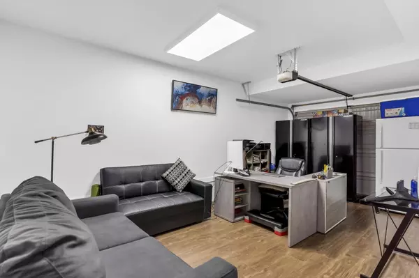 Surrey, BC V3W 1H9,13636 81a AVE #23