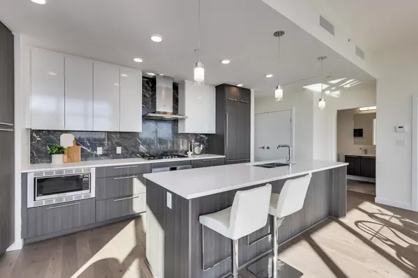 Vancouver, BC V5Z 0H7,5077 Cambie ST #602