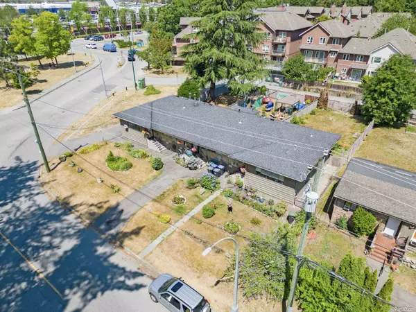Port Coquitlam, BC V3B 2B7,2737 Kitchener AVE