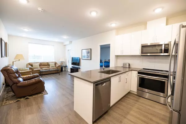 Surrey, BC V3R 0G2,15351 101 AVE #111