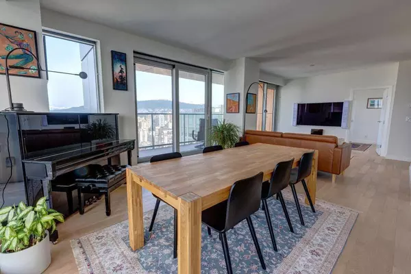 Vancouver, BC V6Z 0G5,1480 Howe ST #3703