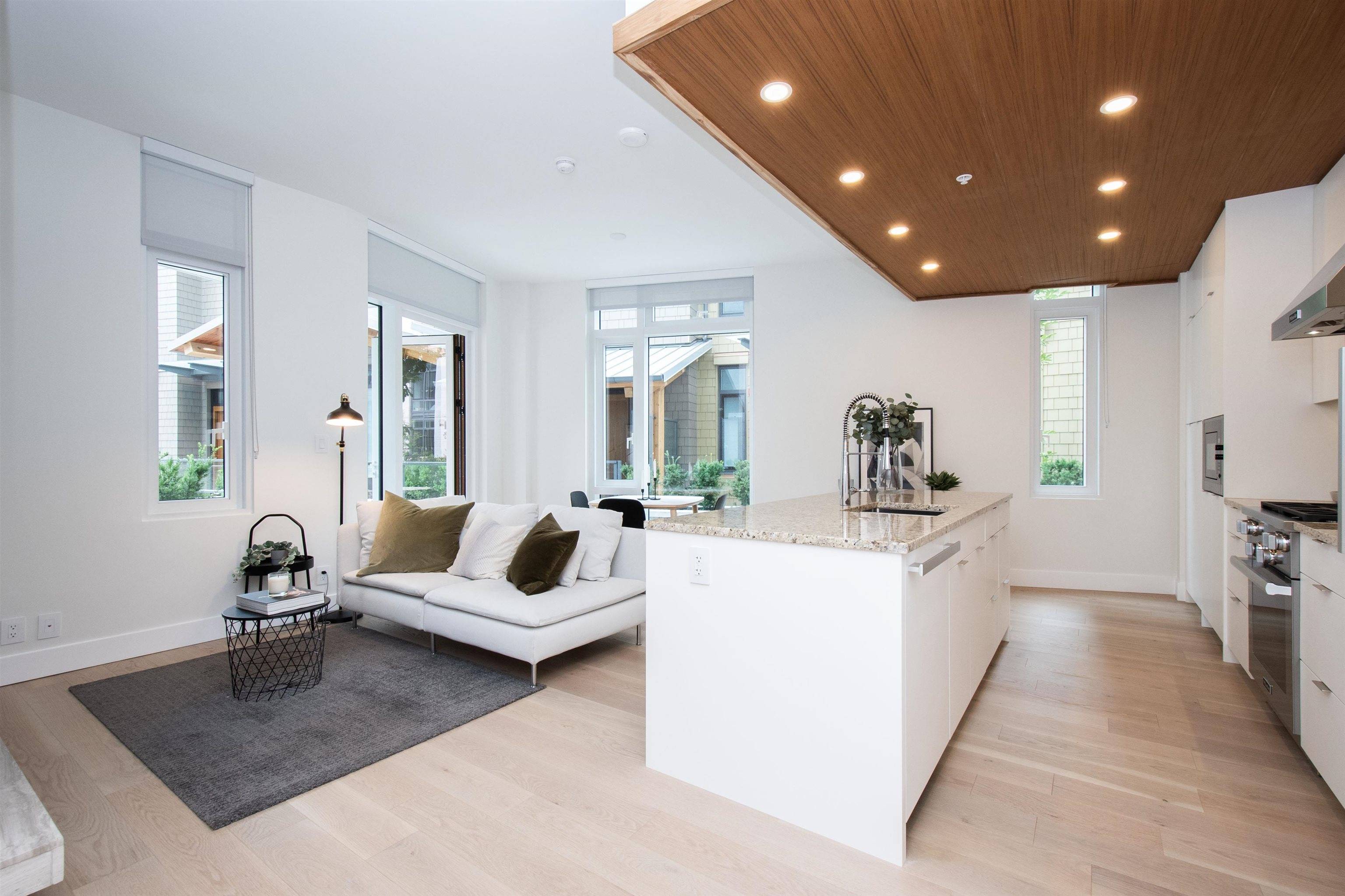 West Vancouver, BC V7W 2B2,6687 Nelson AVE #107