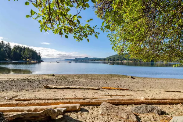 Mayne Island, BC V0N 2J2,498 Marine Turnabout