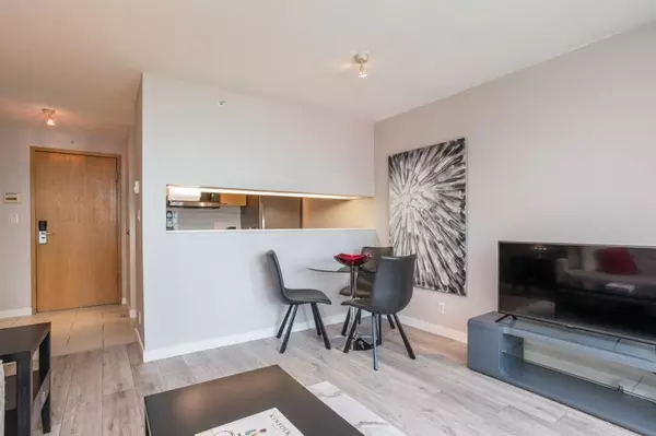 Vancouver, BC V6E 4R2,1200 W Georgia ST #703