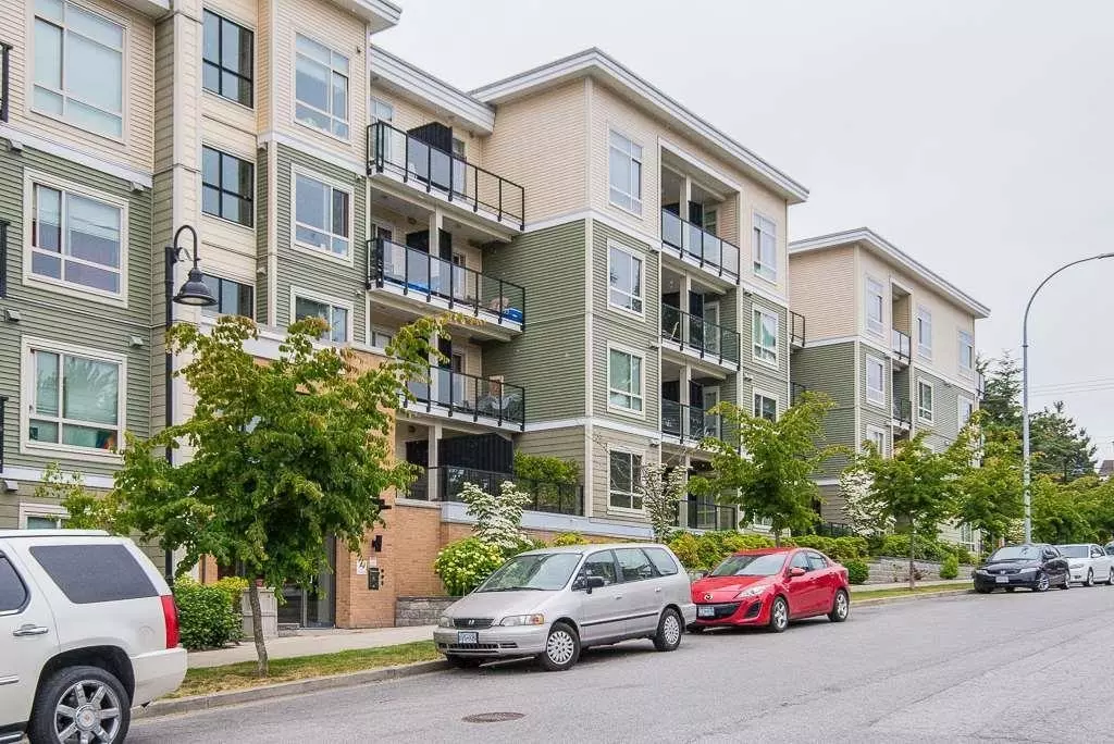 Surrey, BC V3T 0B8,13789 107a AVE #423