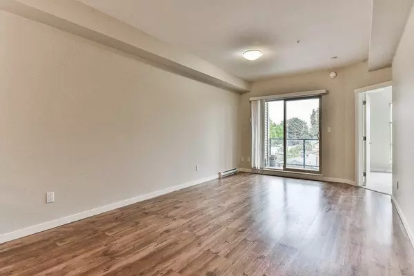 Surrey, BC V3T 0B8,13789 107a AVE #423