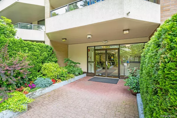 Burnaby, BC V5H 4K8,6152 Kathleen AVE #904