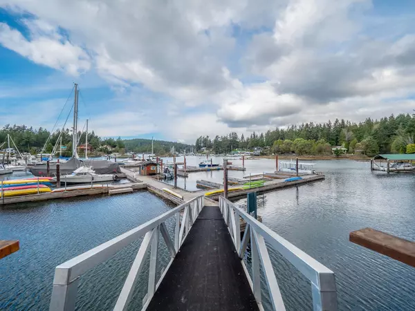 Madeira Park, BC V0N 2H0,12849 Lagoon RD #12A