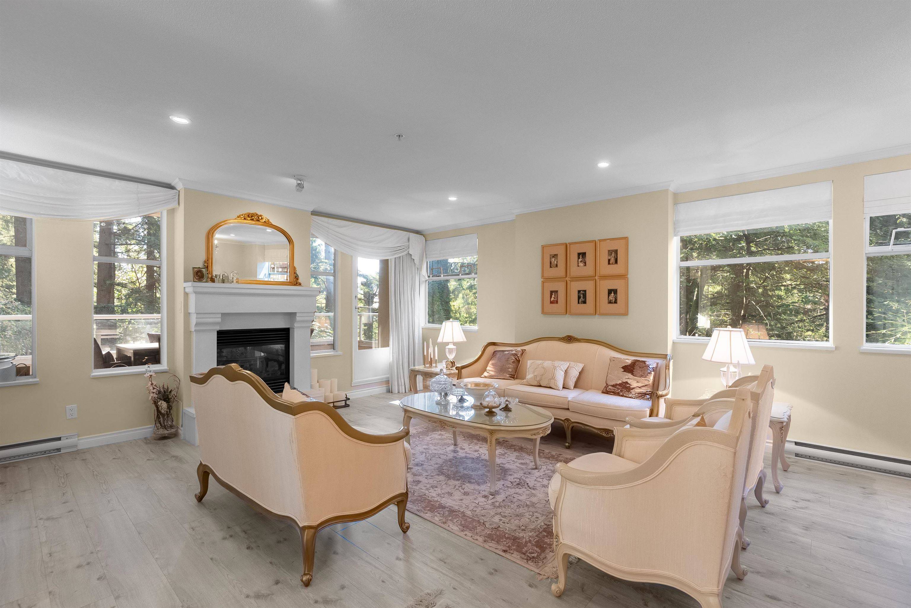 North Vancouver, BC V7P 2L2,2425 Edgemont BLVD #14
