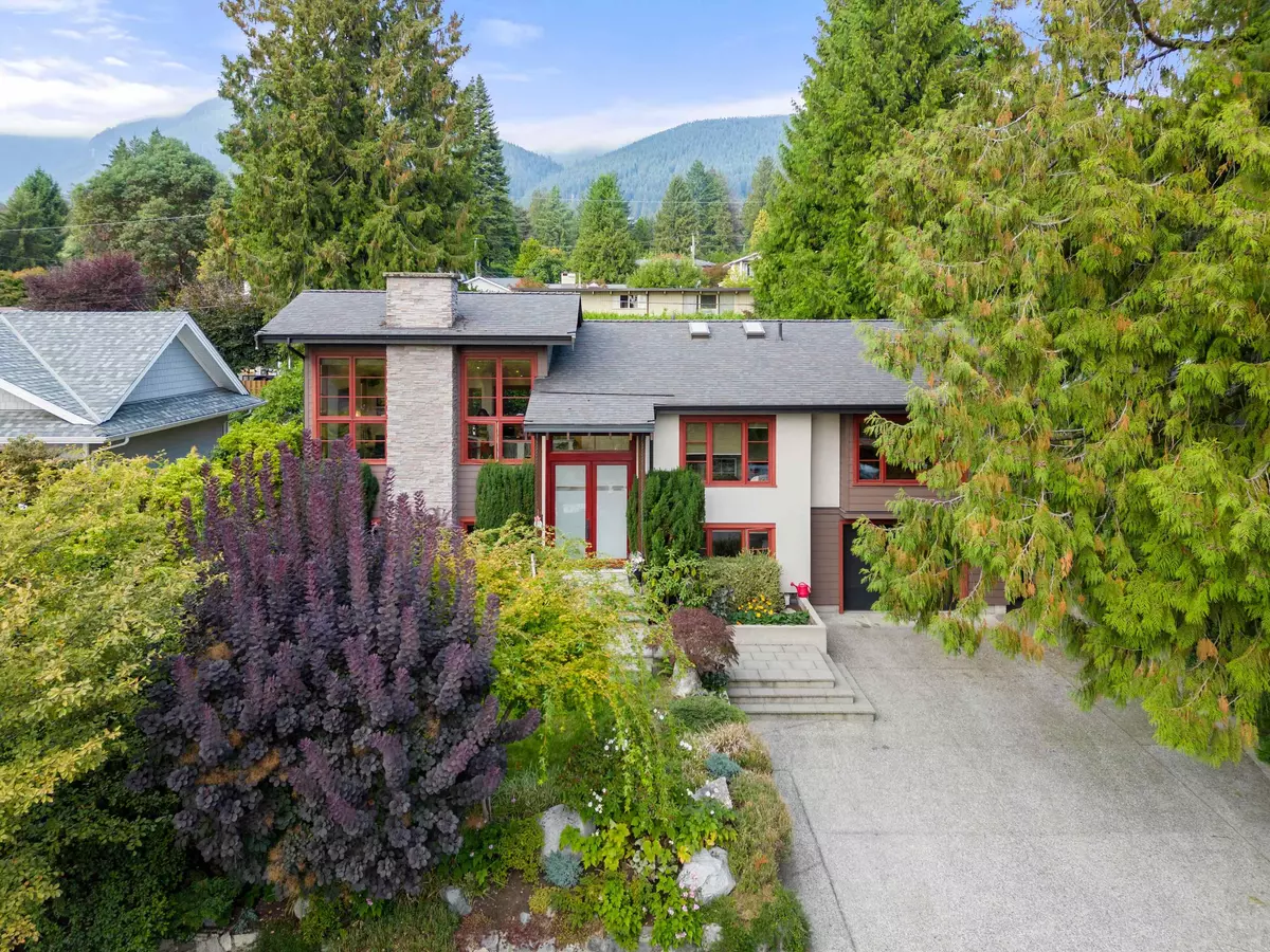 North Vancouver, BC V7N 2X3,690 St. Ives CRES