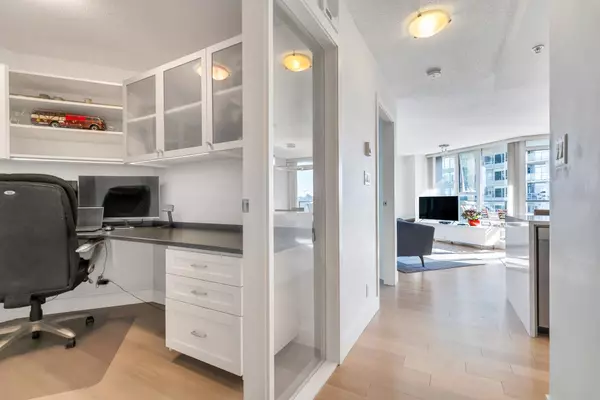 Vancouver, BC V6Z 3E5,455 Beach CRES #1502