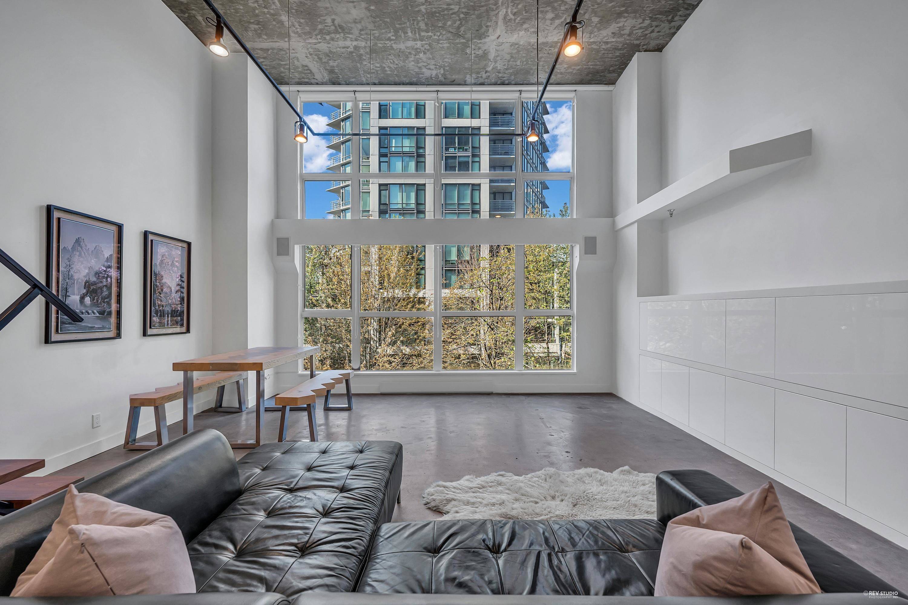 Vancouver, BC V6B 6J3,1238 Seymour ST #304