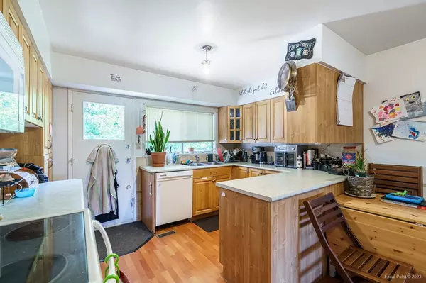 Port Coquitlam, BC V3B 3R2,3450 Sefton ST