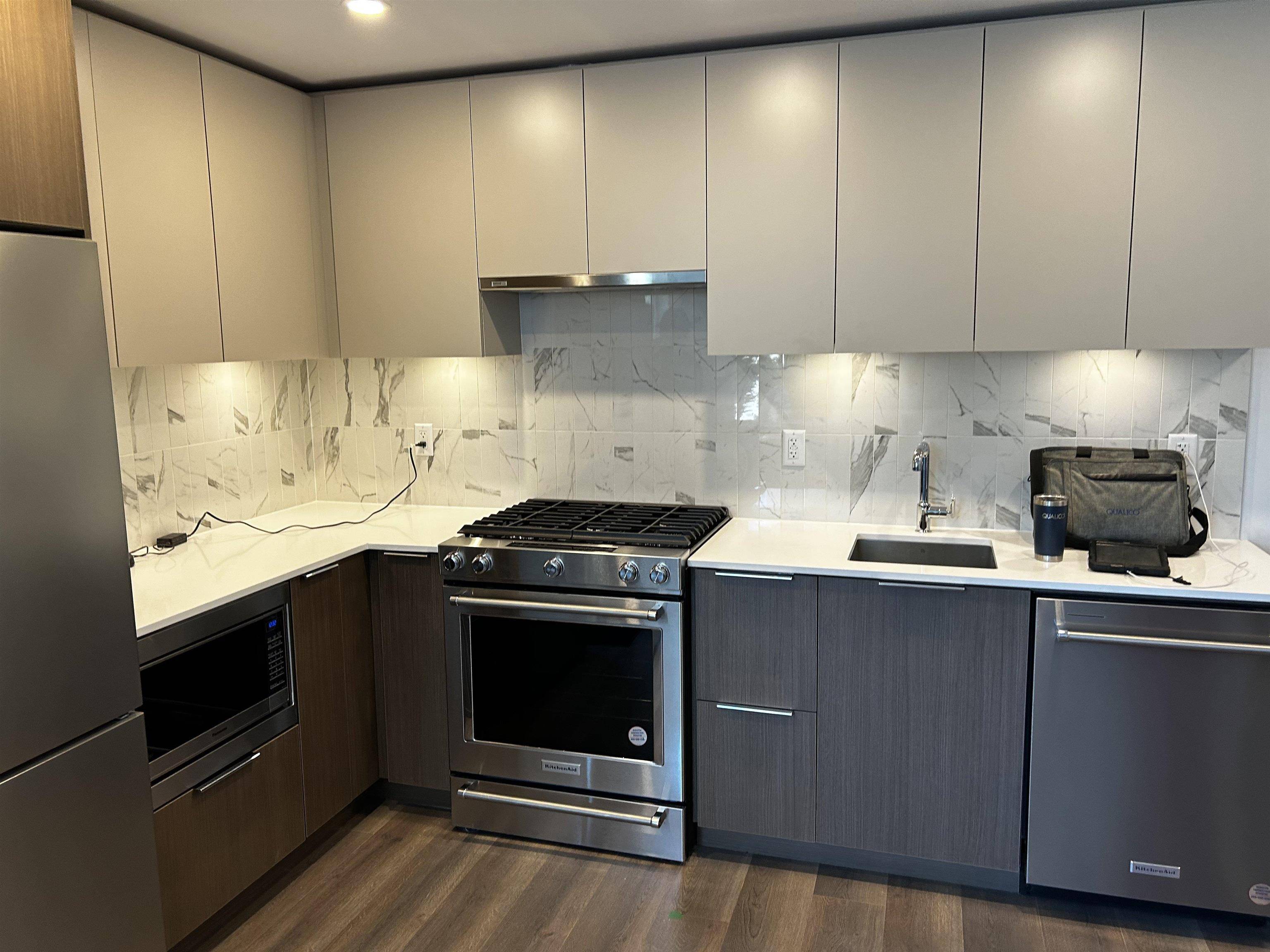 Coquitlam, BC V3J 3M5,645 Como Lake AVE #317