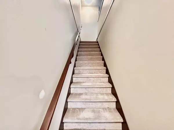 Surrey, BC V3R 7C6,15399 Guildford DR #70