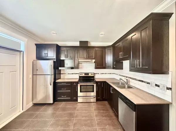 Surrey, BC V3R 7C6,15399 Guildford DR #70