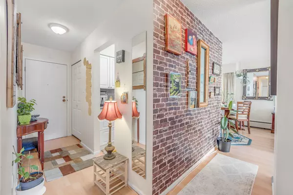 White Rock, BC V4B 4B3,1331 Fir ST #106