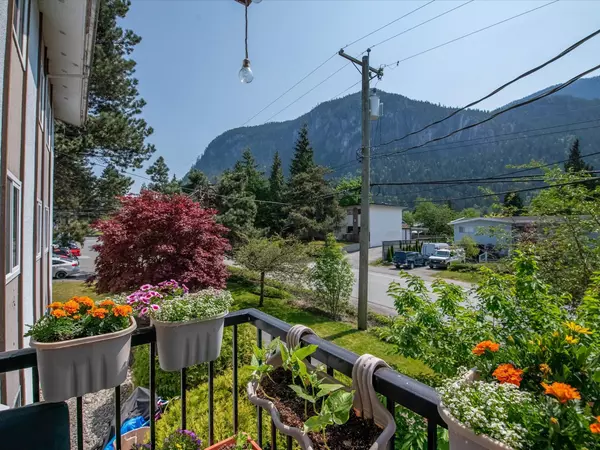 Squamish, BC V8B 0Y4,38171 Westway AVE #6